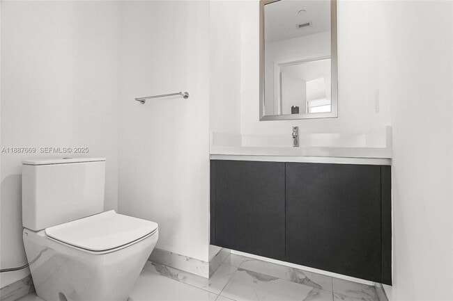 Building Photo - 851 NE 1st Ave