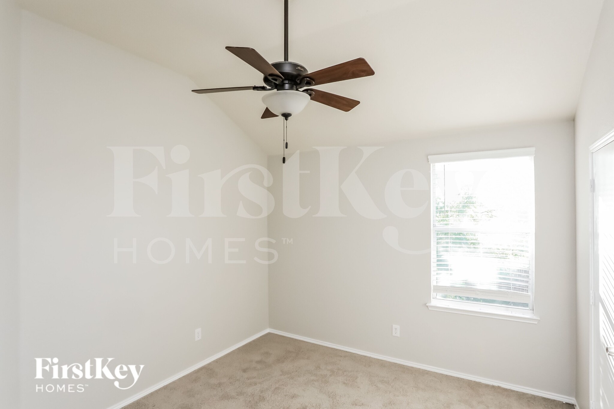 Building Photo - 13925 Walnut Canyon Ct