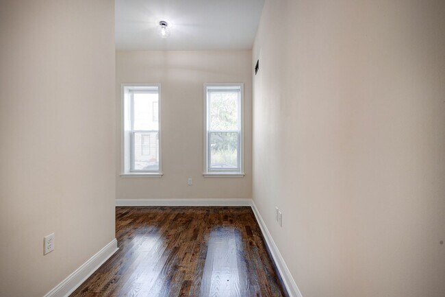 Building Photo - Make this your home today! Come rent with ...