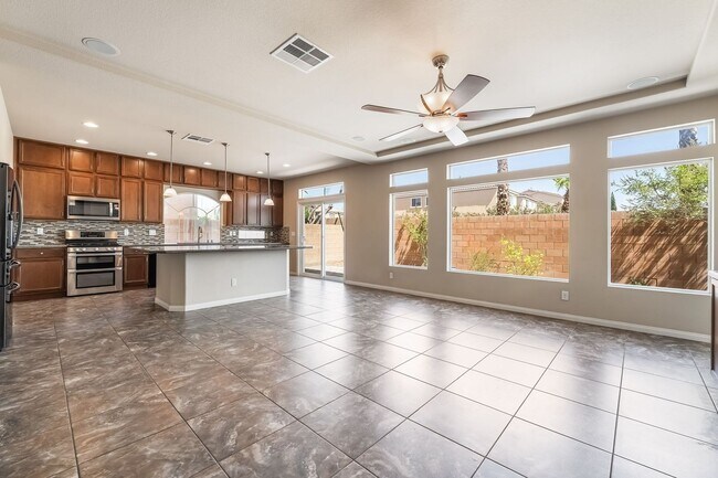 Building Photo - Upgraded Tri-Level Home on a Cul-de-Sac Lot in Southwest