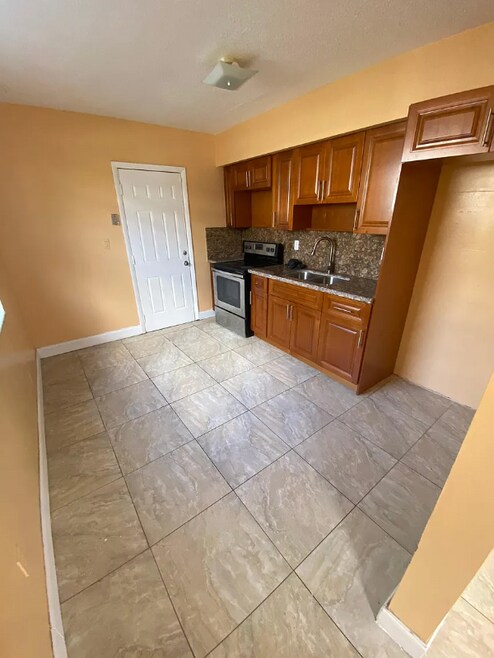 Building Photo - 43 NW 183rd Terrace
