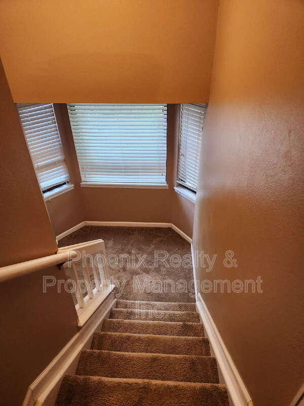 Building Photo - 321 Quebec Ave