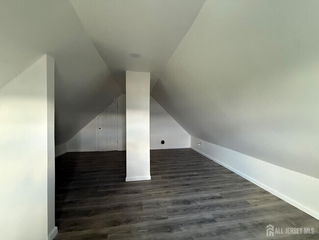 Building Photo - 46 Hayward Ave