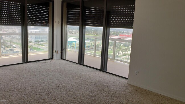 Building Photo - 3000 N Atlantic Ave