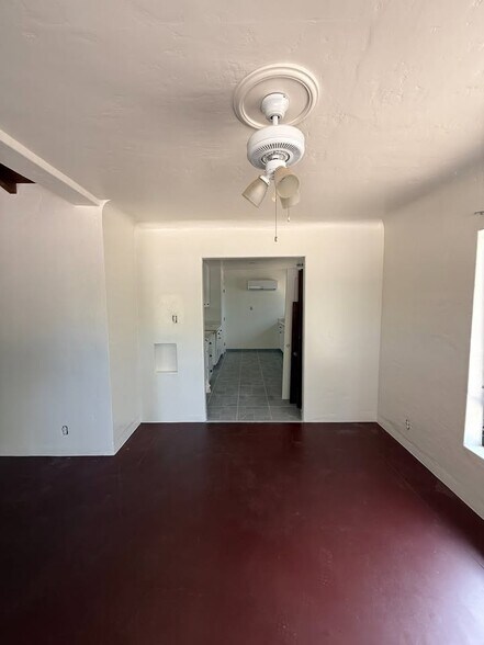 Building Photo - 1225 S Maple Ave