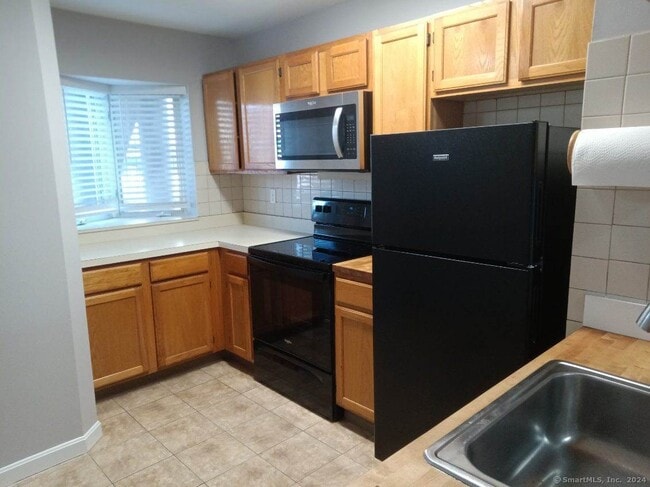 Building Photo - 10 Liberty St