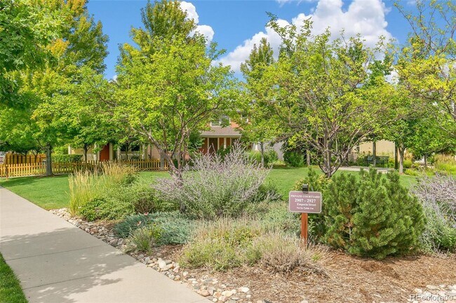 Building Photo - Central Park Prime Location Home - 3 Bed, 3 Bath, 2 Car Attached Garage