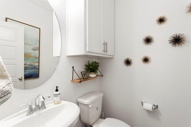 Building Photo - 7203 Bassett Ct