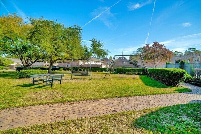 Building Photo - 5851 Doliver Dr