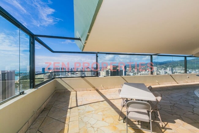 Building Photo - Furnished 2 bdrm / 2 bath unit at The Windsor Waikiki