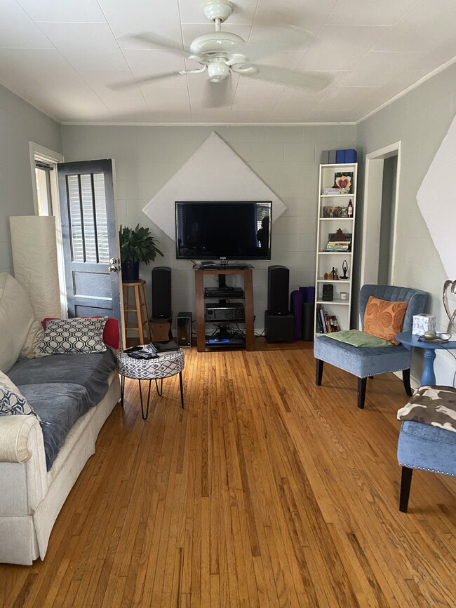 Living Room with hardwood floors, bright and cheery - 7441 Westridge Dr