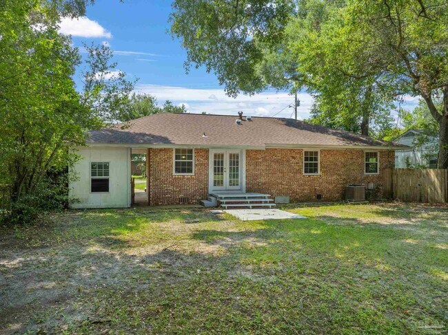 Building Photo - 1220 Dexter Ave