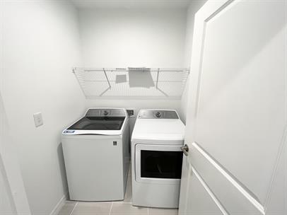 Building Photo - 5545 Tranquila Ln