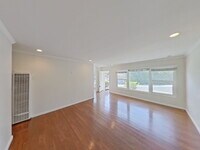 Building Photo - Charming 2BR Duplex Near SB Bowl w/ 1 car ...