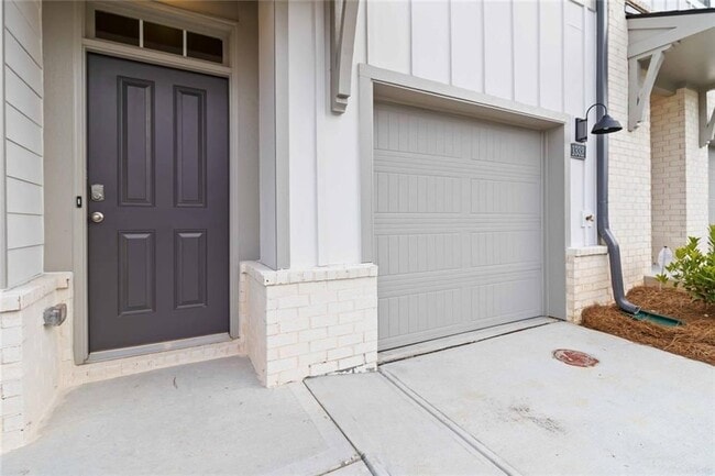 Building Photo - 1332 Lakota Pl