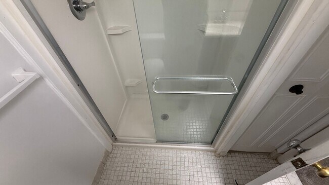 Building Photo - 347 Drummers Ln
