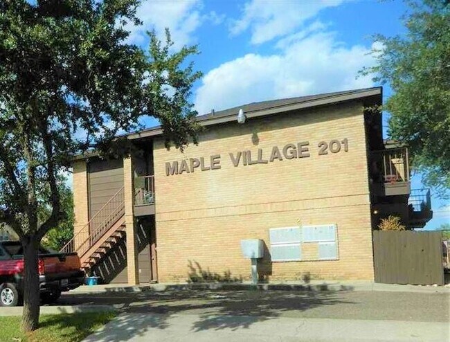 Building Photo - 201 Martingale