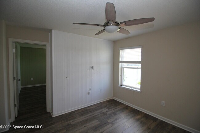 Building Photo - 824 Musgrass Cir