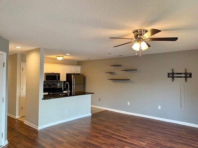 Building Photo - SPACIOUS 3 Bedroom/2.5 Bath in Brandywine. One of a kind & STEPS TO THE OCEAN. Community Pool!