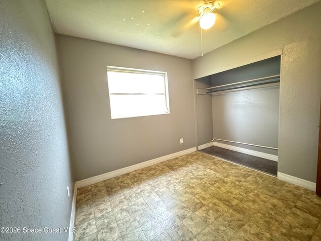 Building Photo - 2506 Stratford Dr