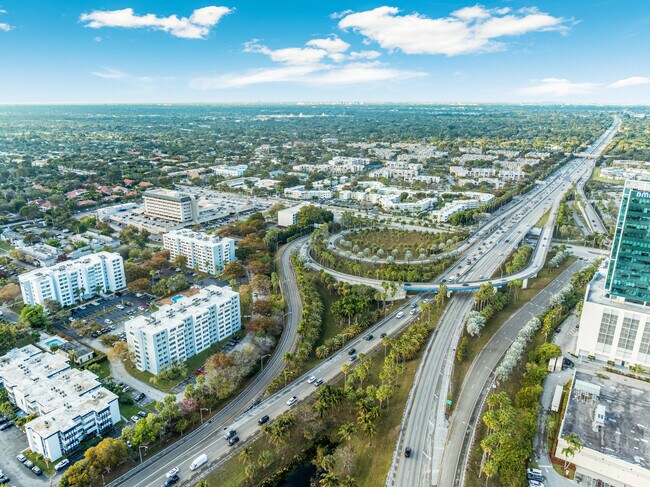 Building Photo - 9143 SW 77th Ave