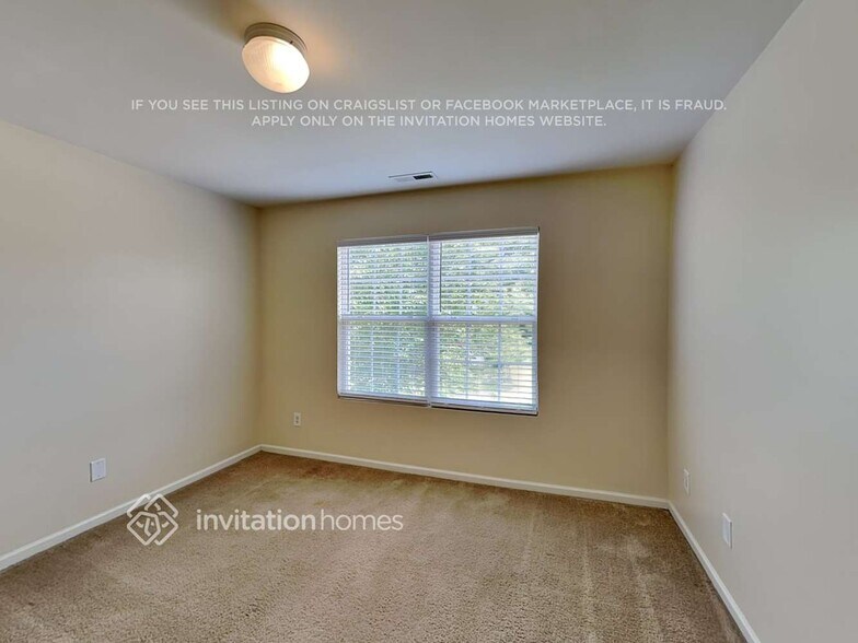 Building Photo - 911 Wind Carved Ln