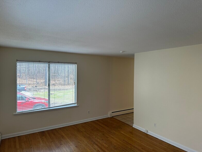 Building Photo - 121 New Britain Ave