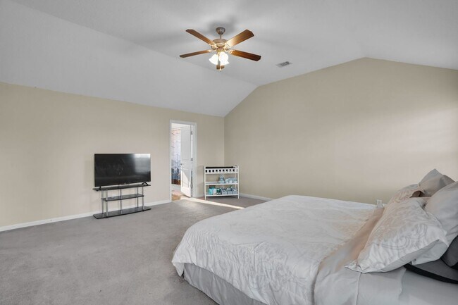 Building Photo - Like New Home for Rent in Hinesville!