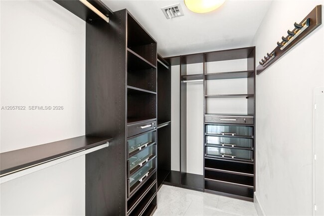 Building Photo - 200 Biscayne Blvd Way