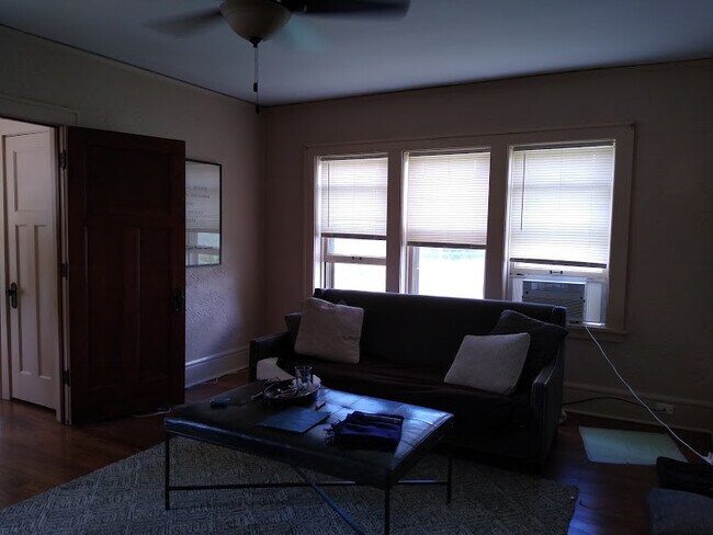 Living Room - 4552 W Wells St