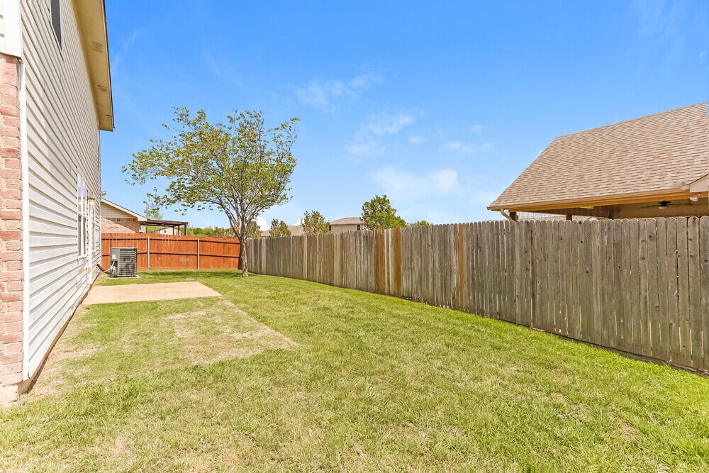 Building Photo - 1421 Krista Dr
