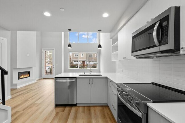 Building Photo - Stunning Brand-New Ballard Townhome with Air Conditioning