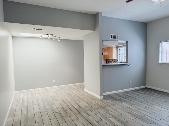 Building Photo - 6936 Black Pine Pl NE