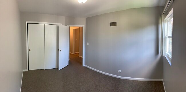 Building Photo - 1637 Sheffield Dr