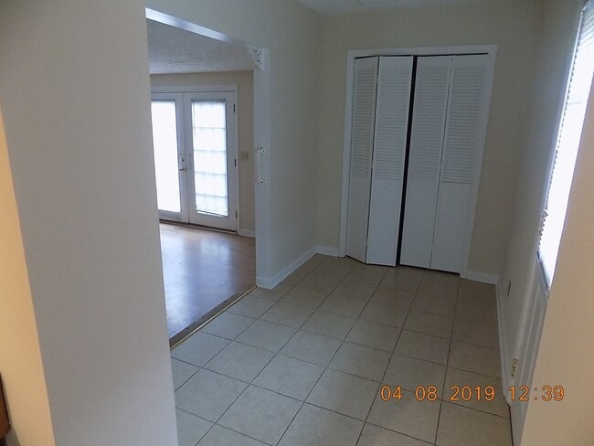 Building Photo - Welcome home to Hi Acres Neighborhood!          20260504
