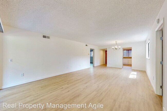 Building Photo - 3 br, 2 bath House - 31291 E Nine Drive