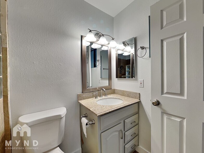 Building Photo - 1116 W Dunbar Dr