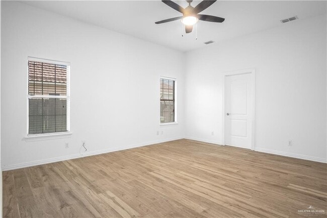 Building Photo - 3316 Zoe Ave