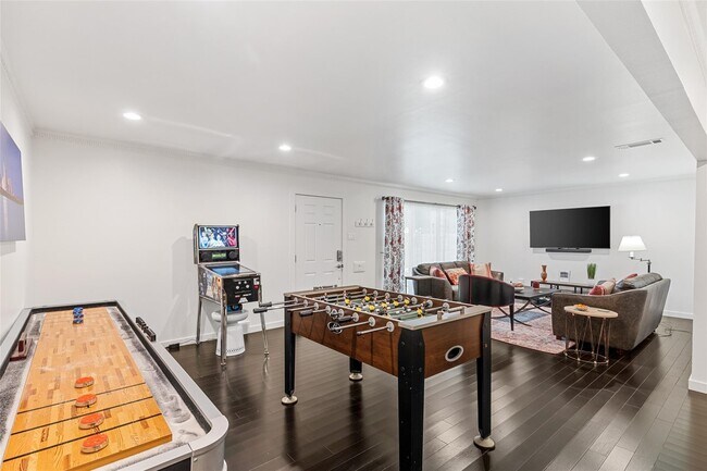 Building Photo - 3545 Northwest Pkwy