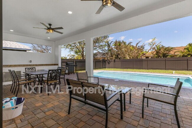 Building Photo - 1925 SW 3rd Terrace