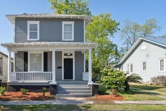 Building Photo - Large 3BR/1BA Downtown House For Rent