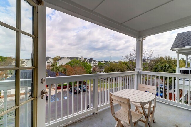 Building Photo - 45 Sycamore Ave