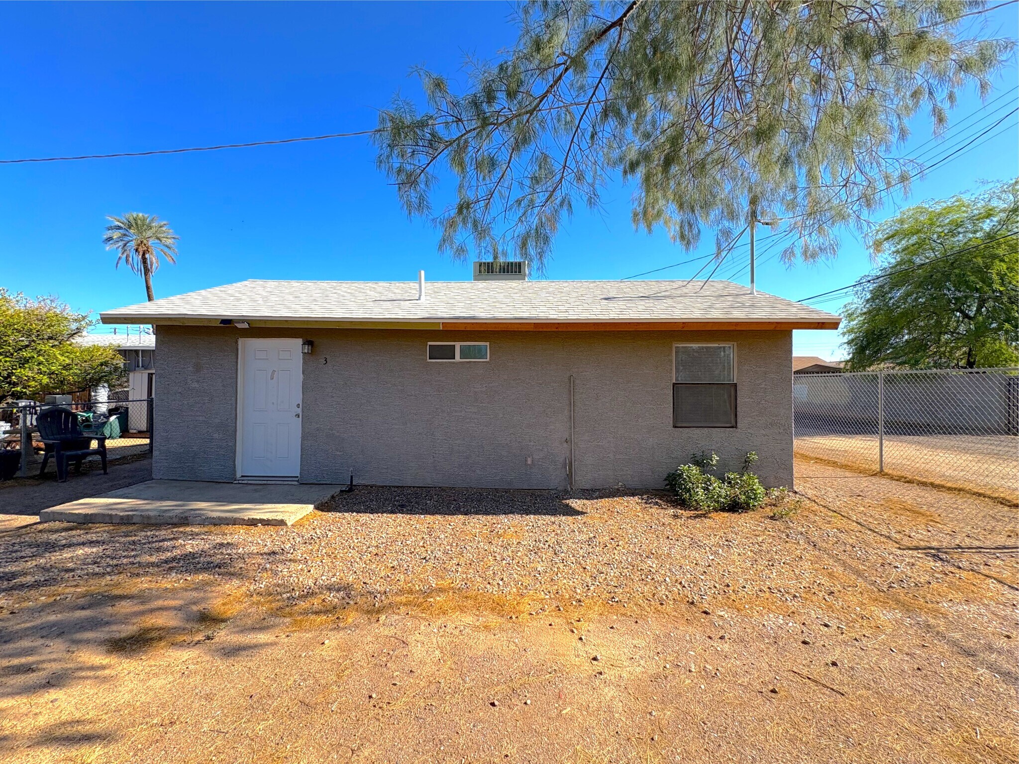 Building Photo - 425 N 18th Dr