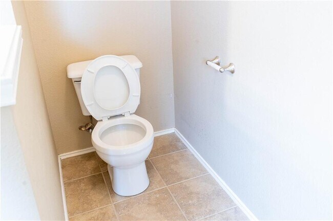 Building Photo - 1608 Diana Dr