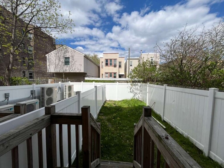 Building Photo - 51 Grace St