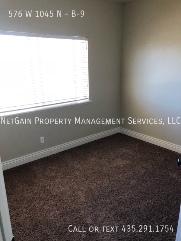 Building Photo - 576 1045