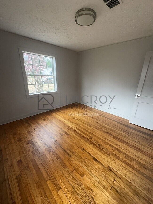 Building Photo - 4426 Desoto St
