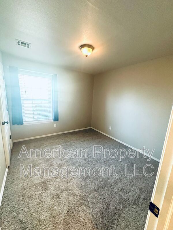 Building Photo - 2832 S 138th E Ave