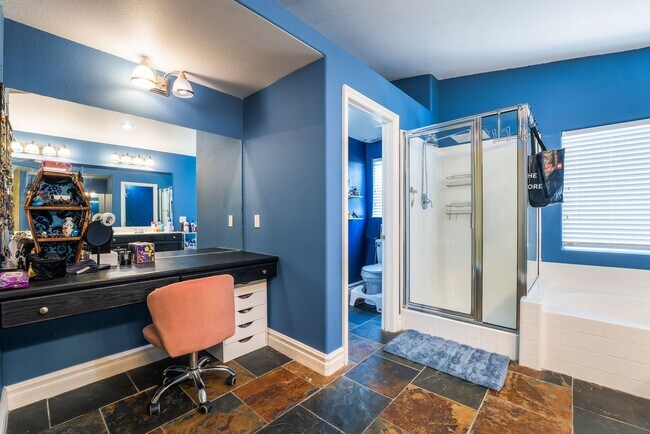 Building Photo - Charming 3 Bedroom Home in the Heart of So...