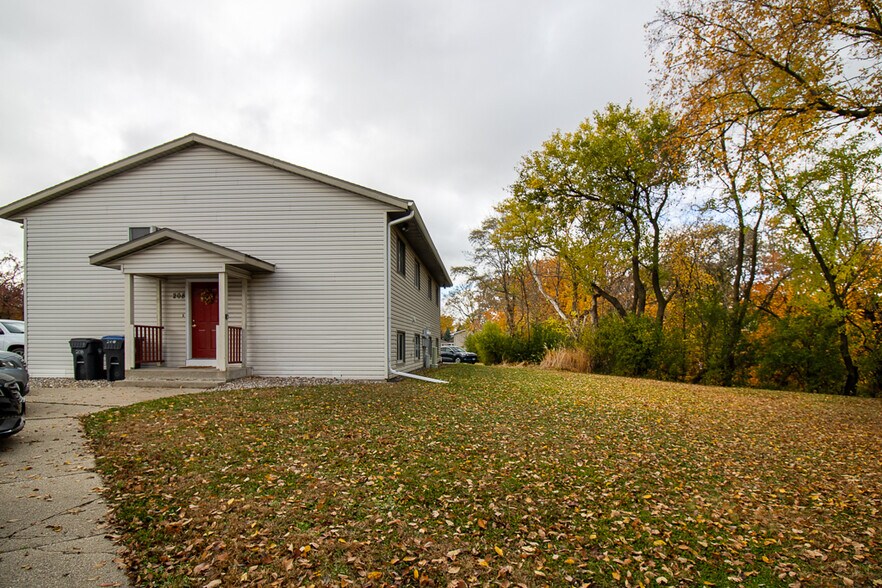 Building Photo - 202 Balcerzak Dr